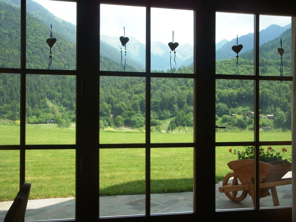 Bed and Breakfast Agritur Cornasest Breguzzo Exterior foto