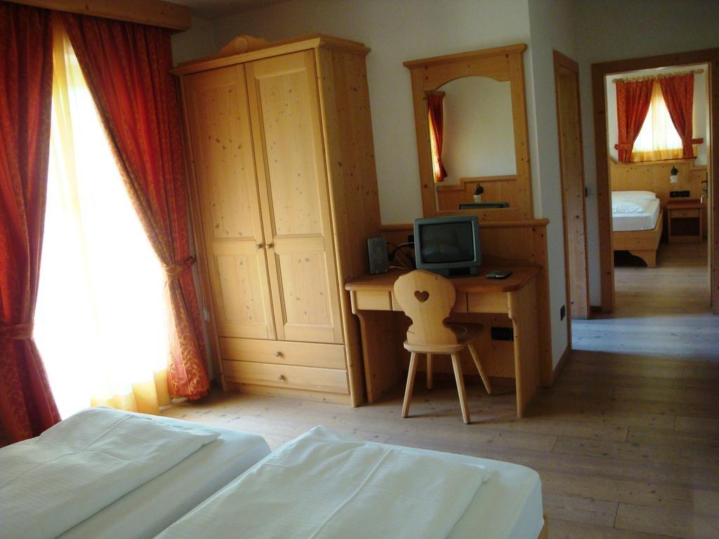 Bed and Breakfast Agritur Cornasest Breguzzo Zimmer foto