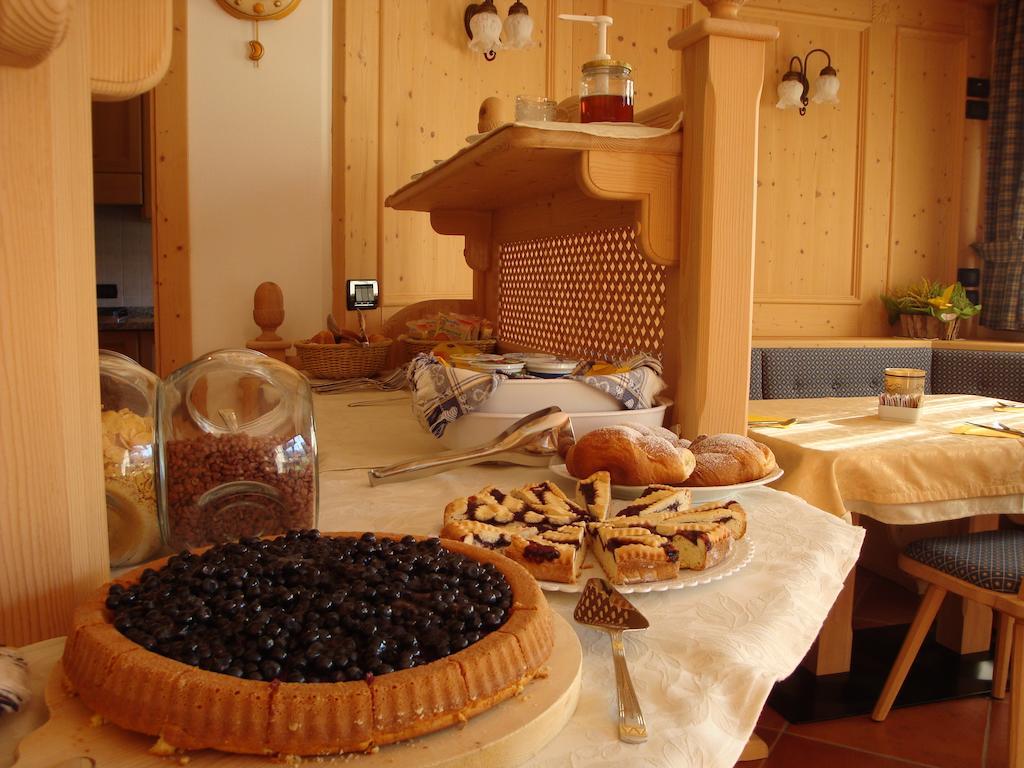 Bed and Breakfast Agritur Cornasest Breguzzo Exterior foto