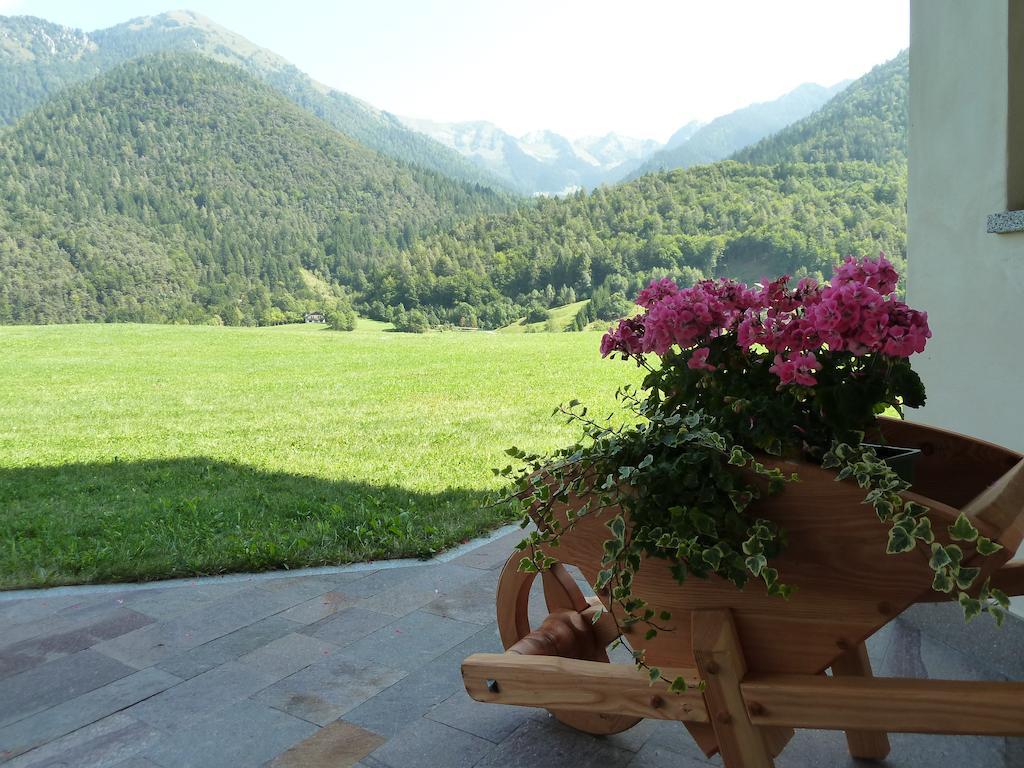 Bed and Breakfast Agritur Cornasest Breguzzo Exterior foto