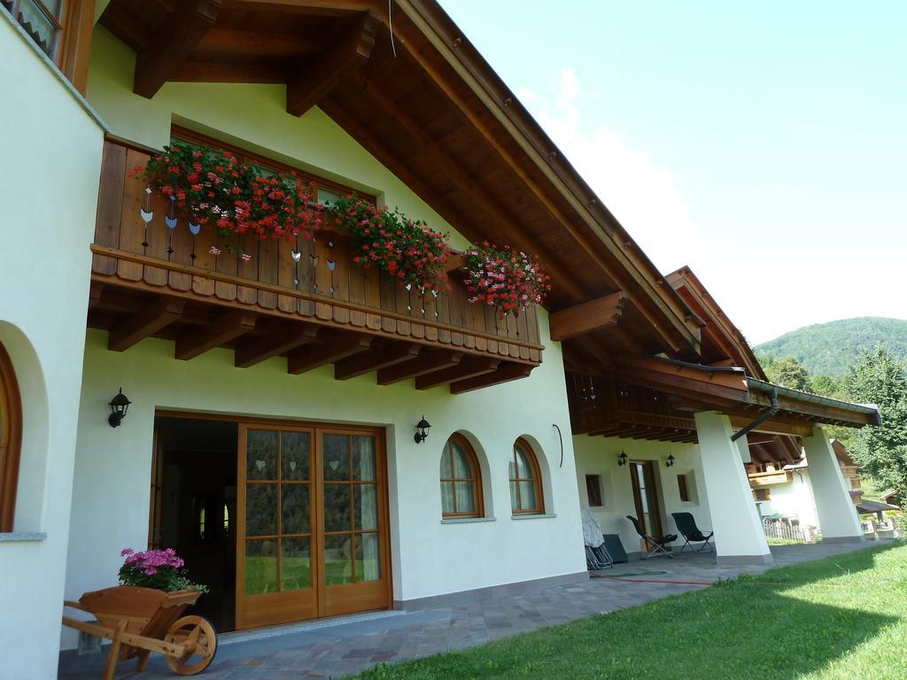 Bed and Breakfast Agritur Cornasest Breguzzo Exterior foto